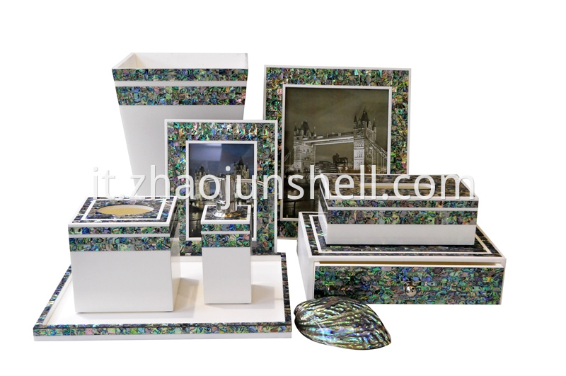 Polyresin Bathroom Accessory Set with Abalone Shell